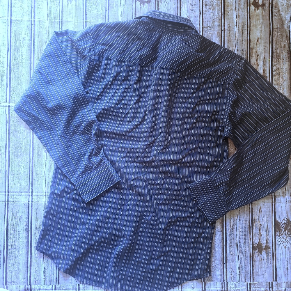 Notorious Button Down - Picture 4 of 6